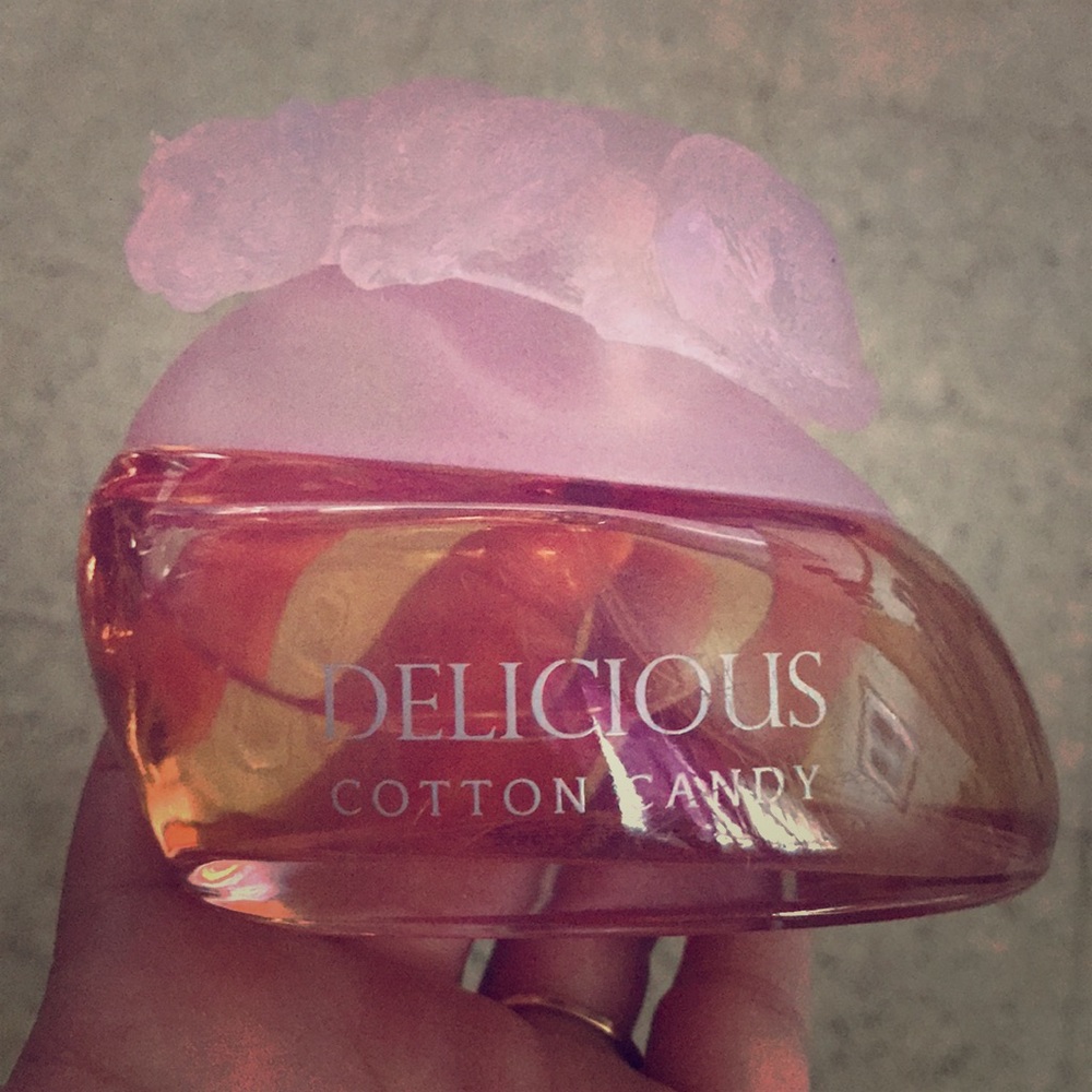 •NWOT•Delicious COTTON CANDY 🍭